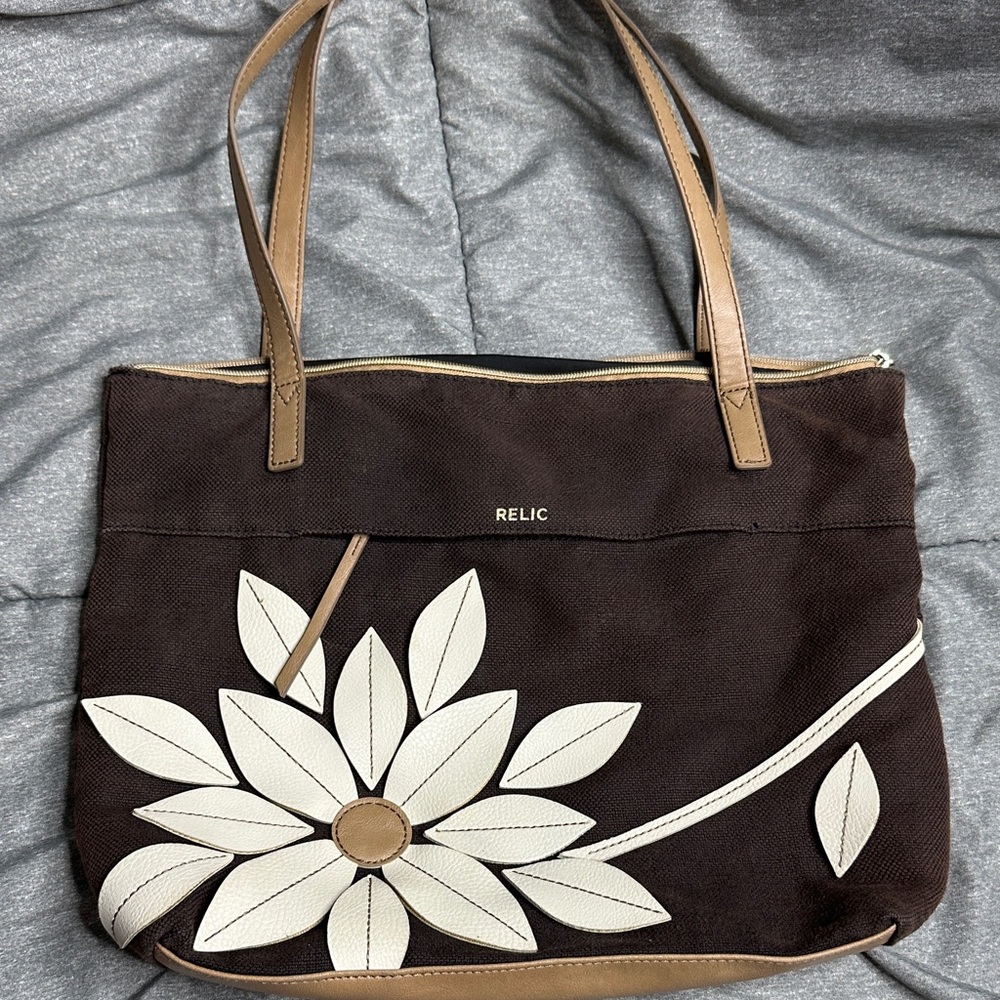 Relic “Sophia” Tan and Cream Floral Tote with double zipper w/ interior pockets - Picture 1 of 10